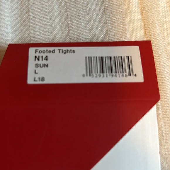 Capezio Hold and Stretch tights NWT - Picture 4 of 6